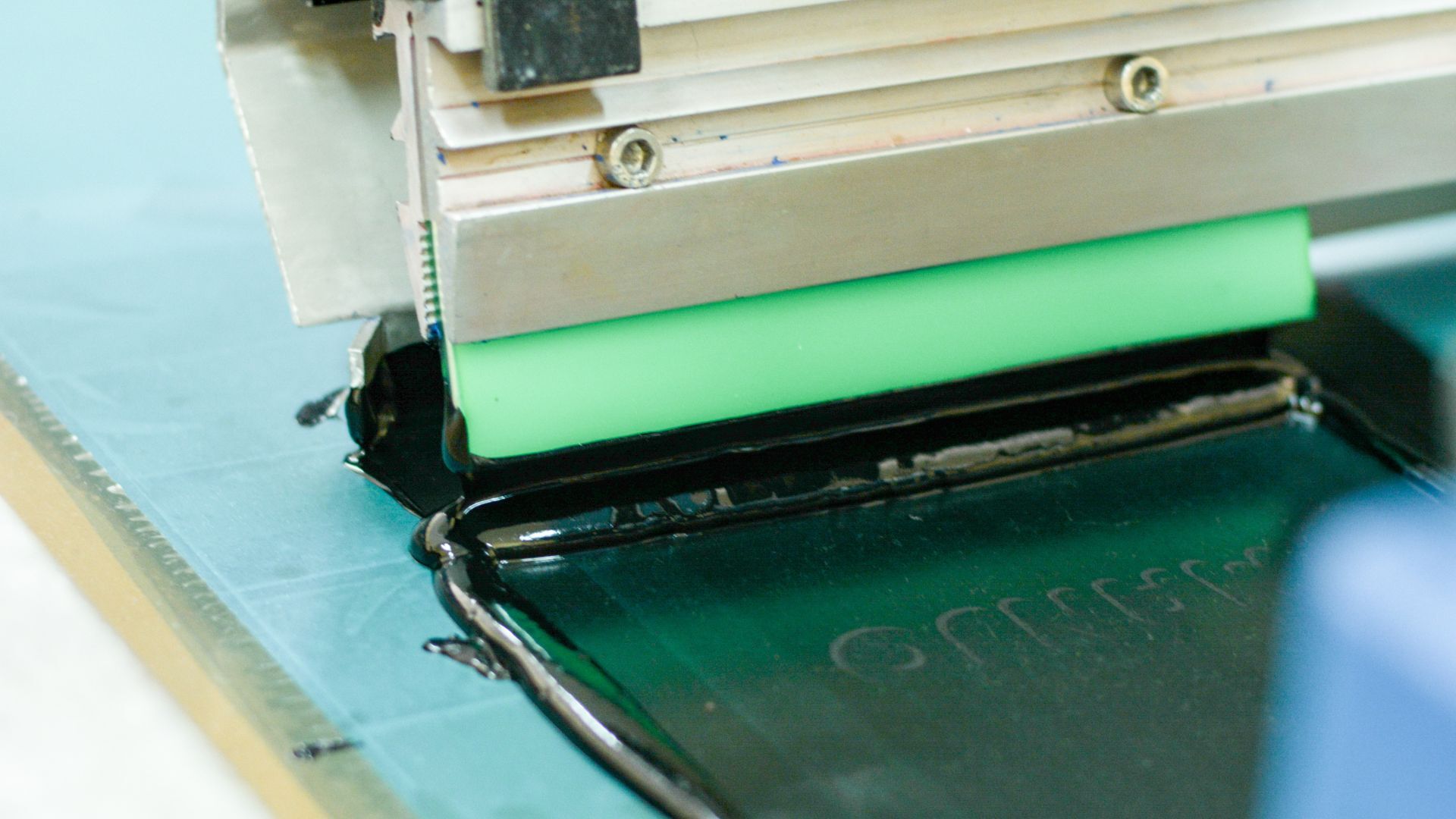How to Burn Screens Properly: Tips for Screen Printers YoPrint